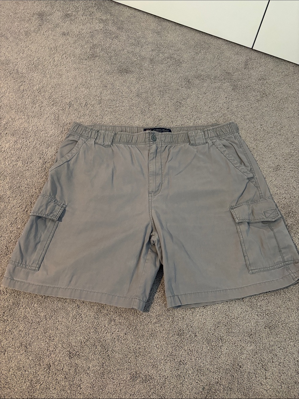 Faded Glory Men's Cargo Shorts in Light Gray